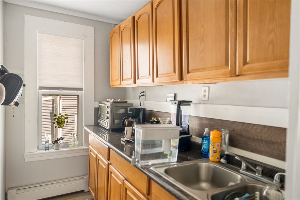 25 Almont Ave, Worcester, MA Photo #33