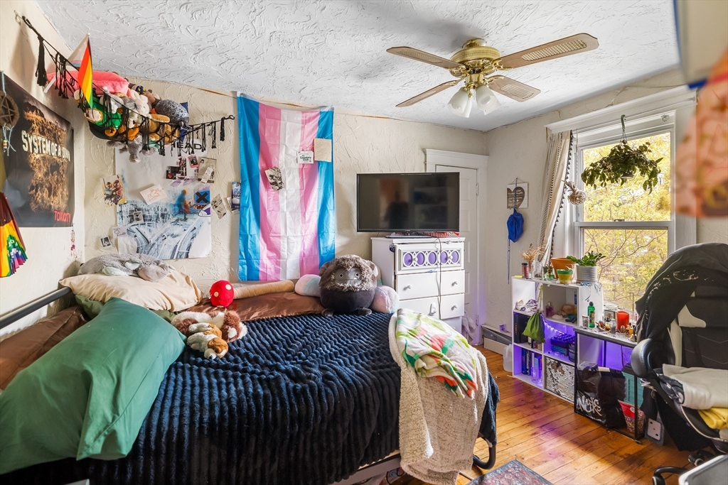 25 Almont Ave, Worcester, MA Photo #23