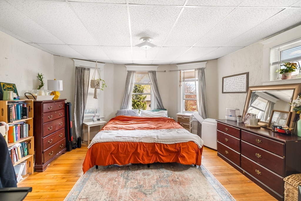 25 Almont Ave, Worcester, MA Photo #14