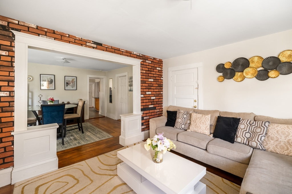 25 Almont Ave