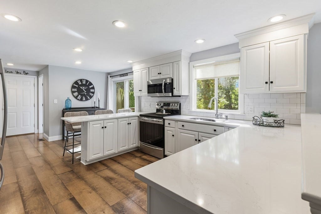 15 River Edge Rd, Mansfield, MA, 15 River Edge Rd, Mansfield, MA Photo #4