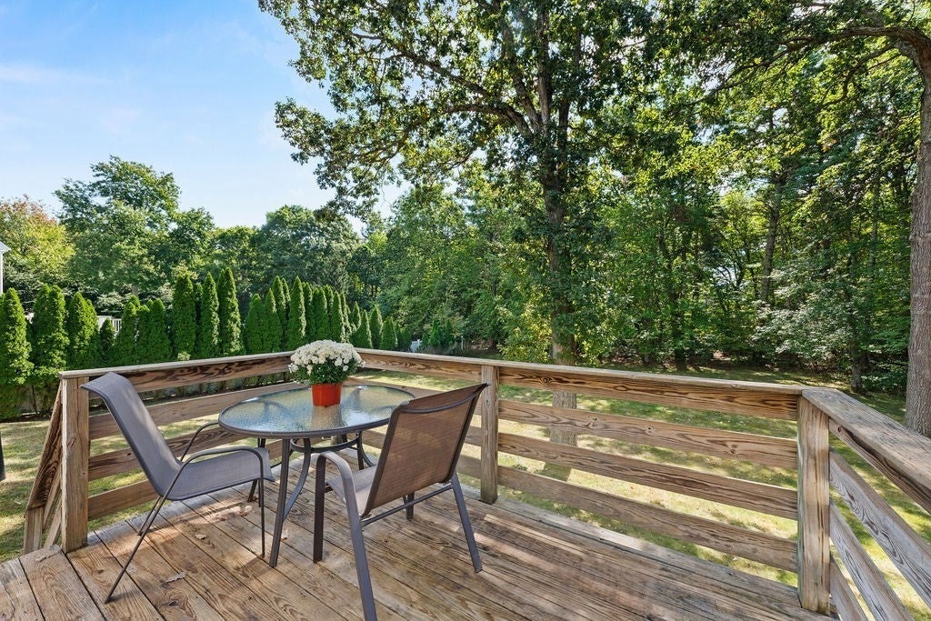 15 River Edge Rd, Mansfield, MA, 15 River Edge Rd, Mansfield, MA Photo #2
