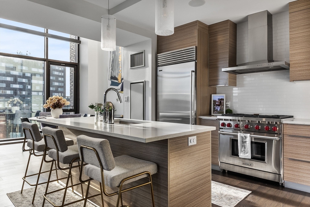 14 West Broadway 707