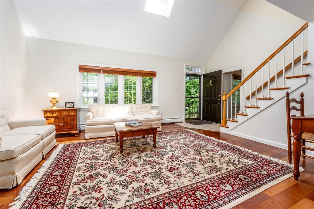 21 Rainbow Dr