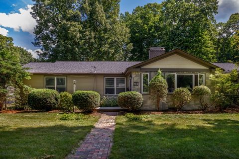 Photo of 142 Jamieson Road, Holden, MA 01520 (MLS # 73538787)
