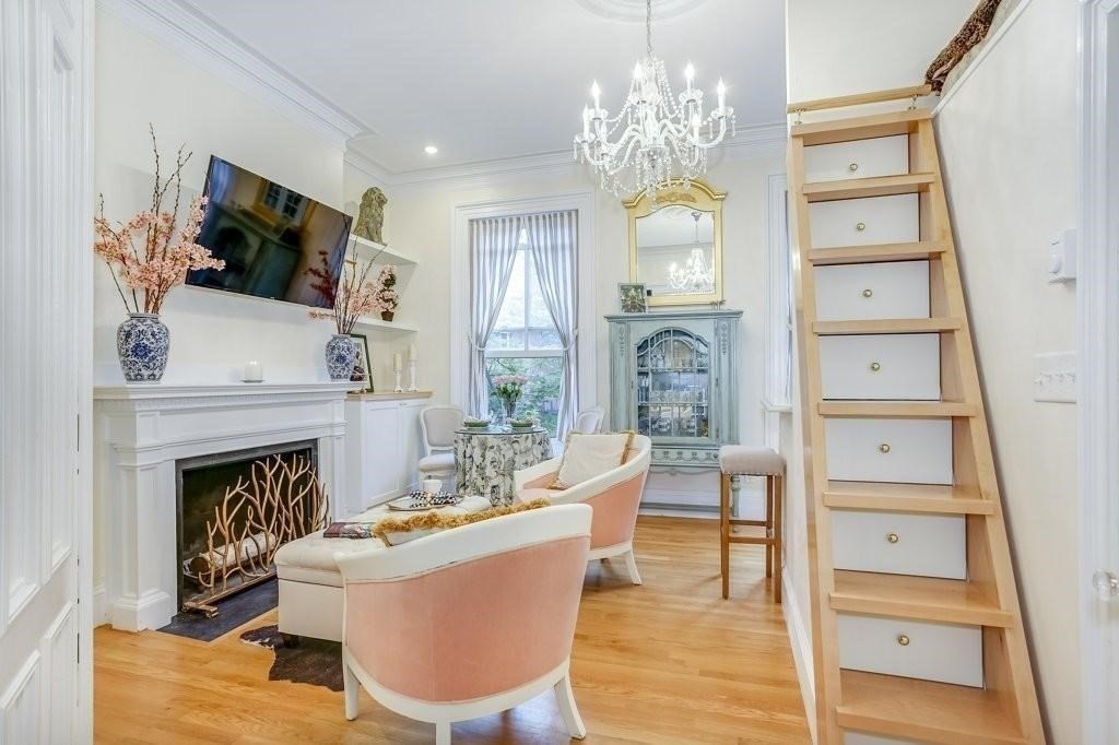 376 Marlborough St 4