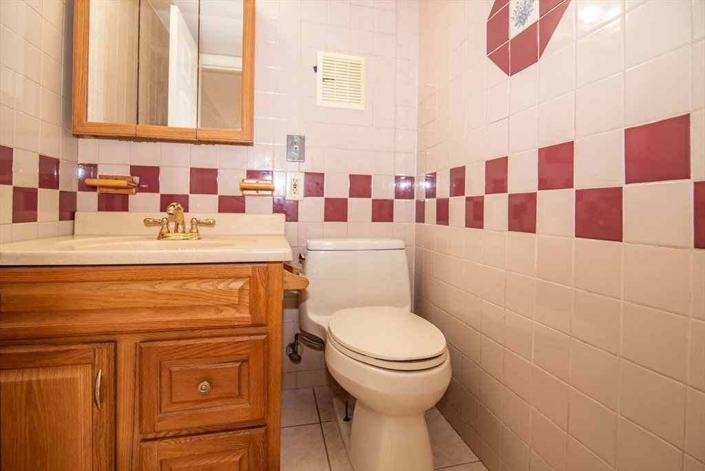 Concord, New Hampshire 03301, United States, 2 Bedrooms Bedrooms, ,2 BathroomsBathrooms,Residential,Active,194858