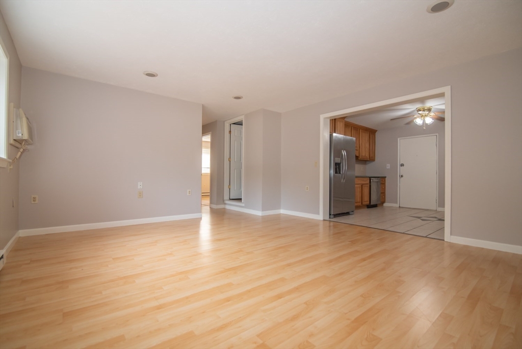 Concord, New Hampshire 03301, United States, 2 Bedrooms Bedrooms, ,2 BathroomsBathrooms,Residential,Active,194858