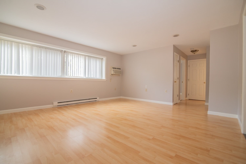 Concord, New Hampshire 03301, United States, 2 Bedrooms Bedrooms, ,2 BathroomsBathrooms,Residential,Active,194858