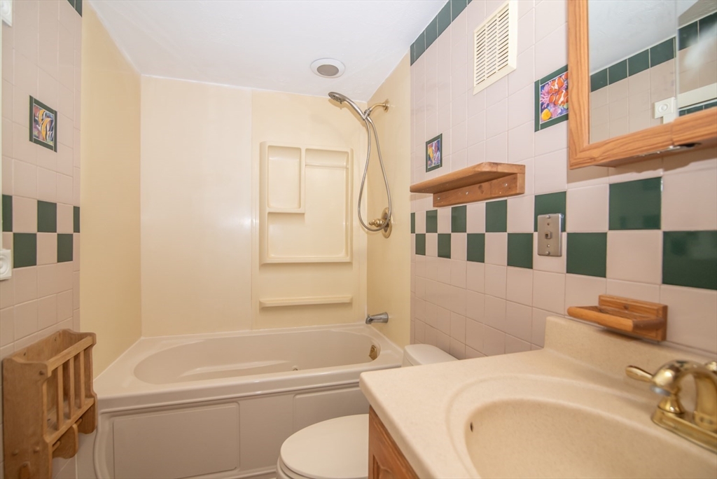 Concord, New Hampshire 03301, United States, 2 Bedrooms Bedrooms, ,2 BathroomsBathrooms,Residential,Active,194858