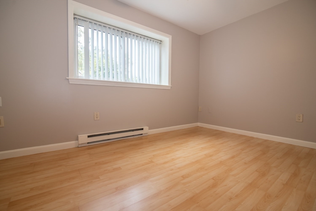 Concord, New Hampshire 03301, United States, 2 Bedrooms Bedrooms, ,2 BathroomsBathrooms,Residential,Active,194858