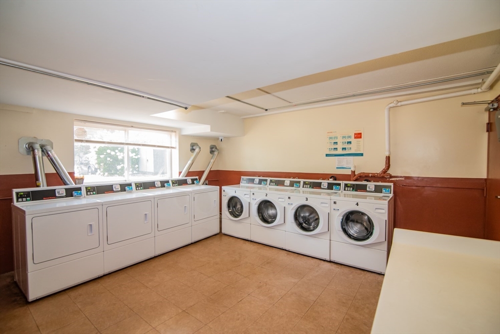 Concord, New Hampshire 03301, United States, 2 Bedrooms Bedrooms, ,2 BathroomsBathrooms,Residential,Active,194858