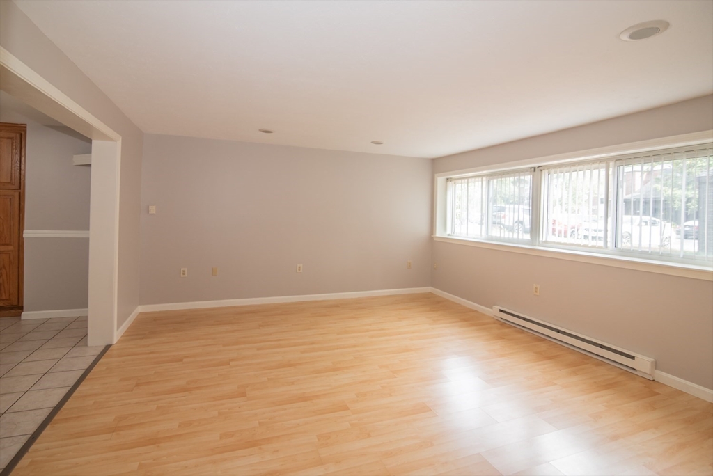 Concord, New Hampshire 03301, United States, 2 Bedrooms Bedrooms, ,2 BathroomsBathrooms,Residential,Active,194858