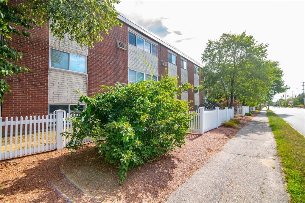 Concord, New Hampshire 03301, United States, 2 Bedrooms Bedrooms, ,2 BathroomsBathrooms,Residential,Active,194858