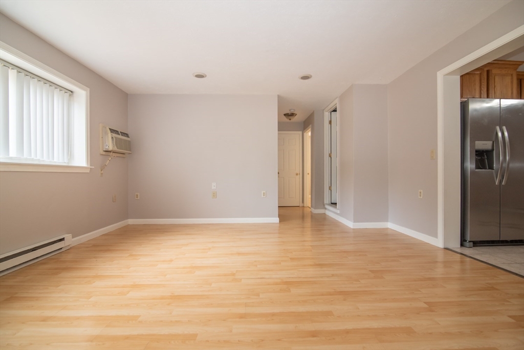 Concord, New Hampshire 03301, United States, 2 Bedrooms Bedrooms, ,2 BathroomsBathrooms,Residential,Active,194858