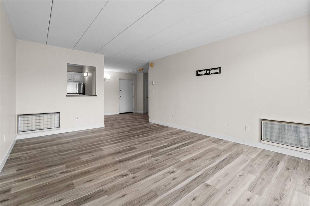 40 High St 210