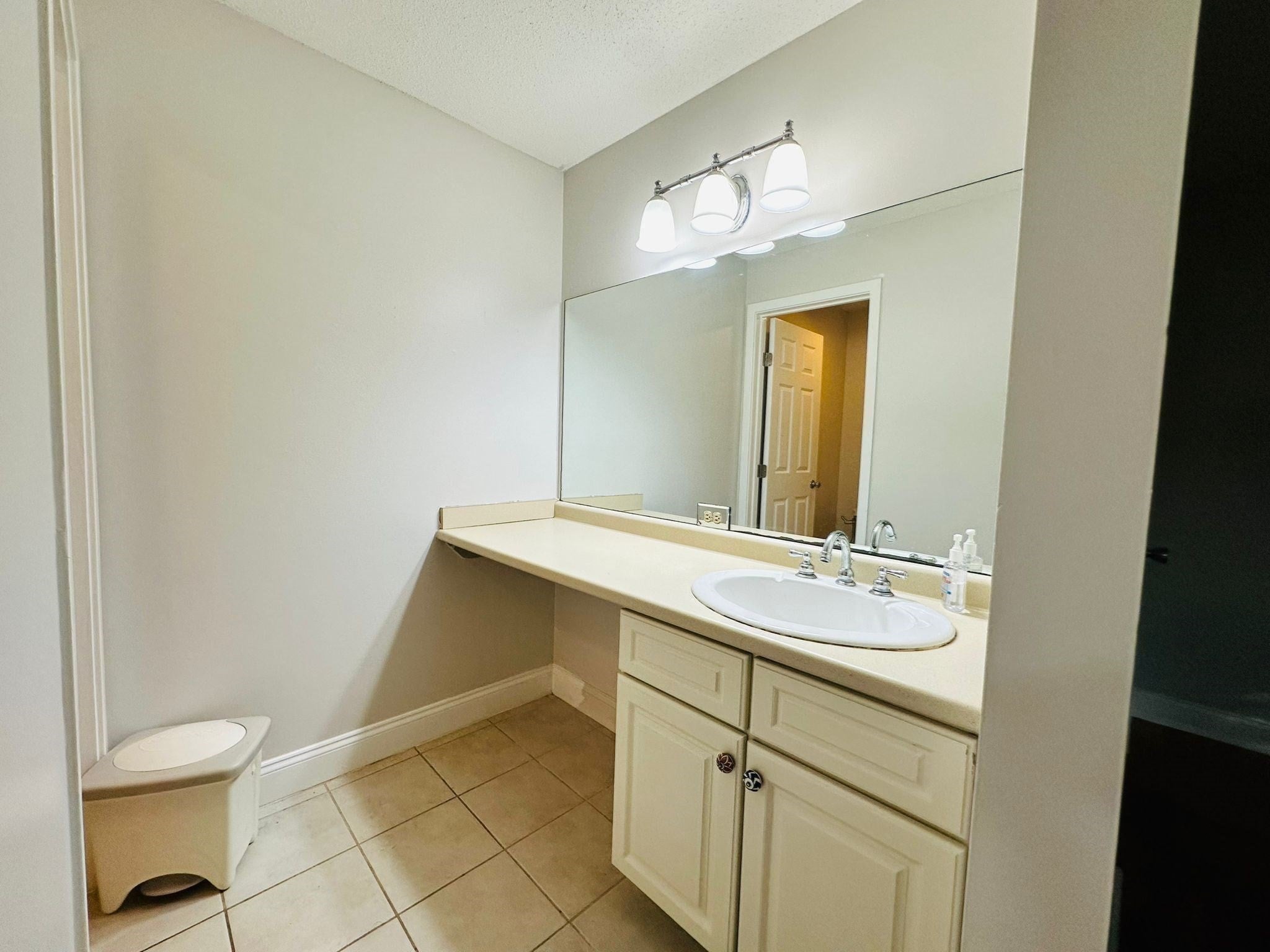 450 Brookside Dr #B, Andover, MA, 450 Brookside Dr #B, Andover, MA Photo #9