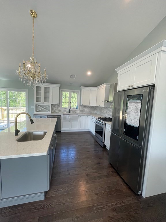 212 Meadow View Lane