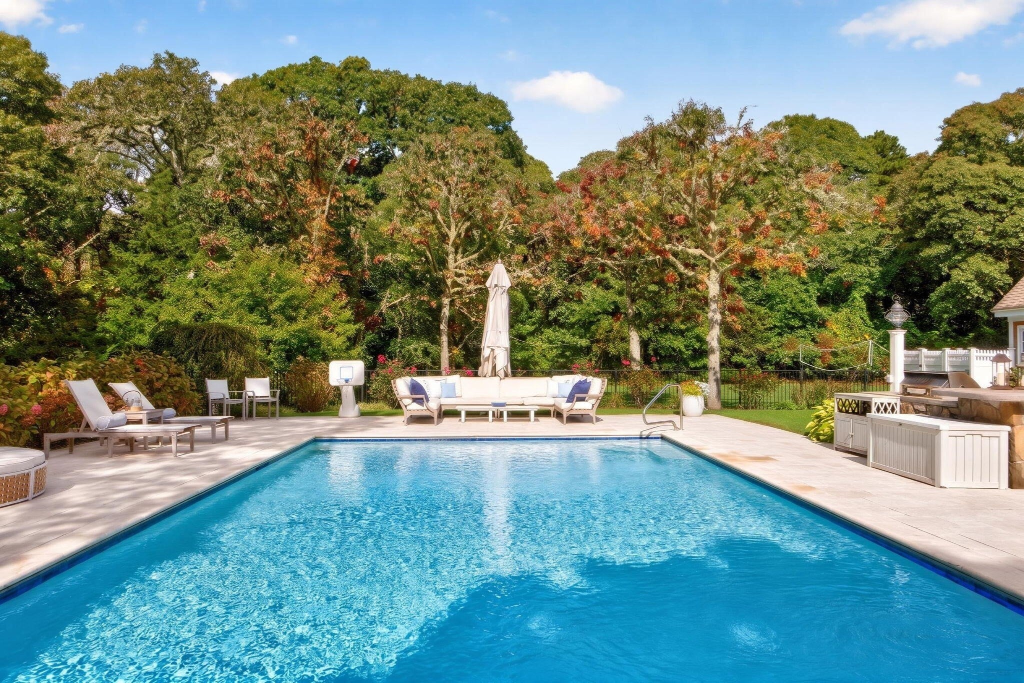 30 Chestnut Dr