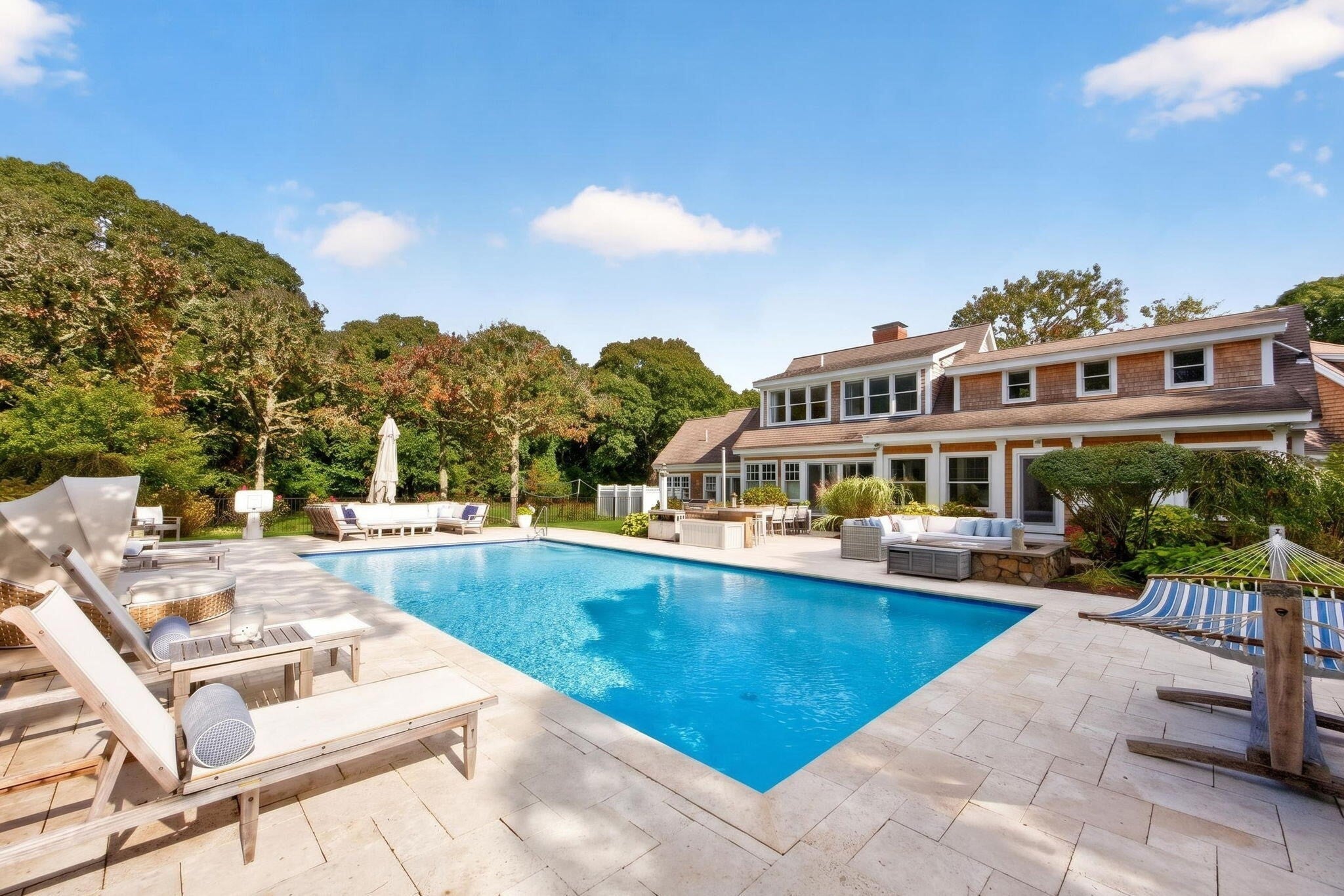 30 Chestnut Dr