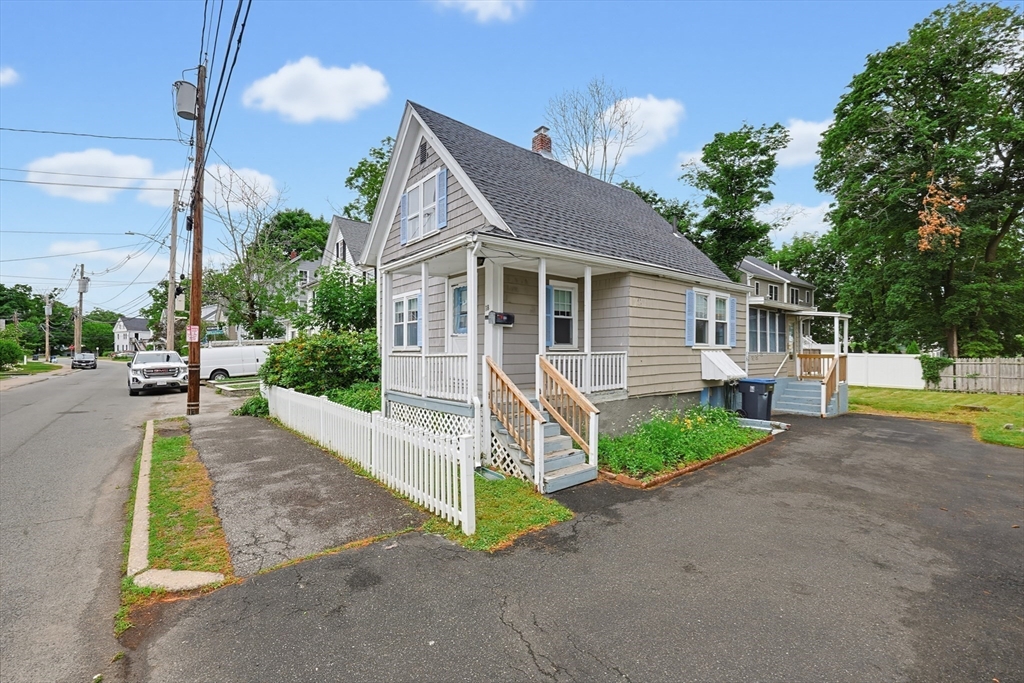 18 Plain St