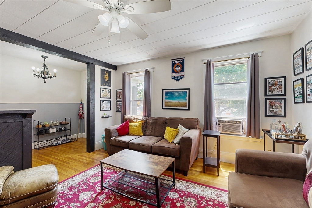 350 Gallivan Boulevard 1