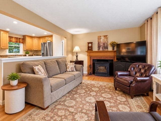 85 Peros Dr, Agawam, MA Photo #2