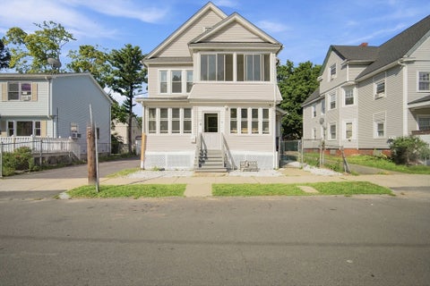 Photo of 102-104 Cambridge St, Springfield, MA 01109 (MLS # 73553043)