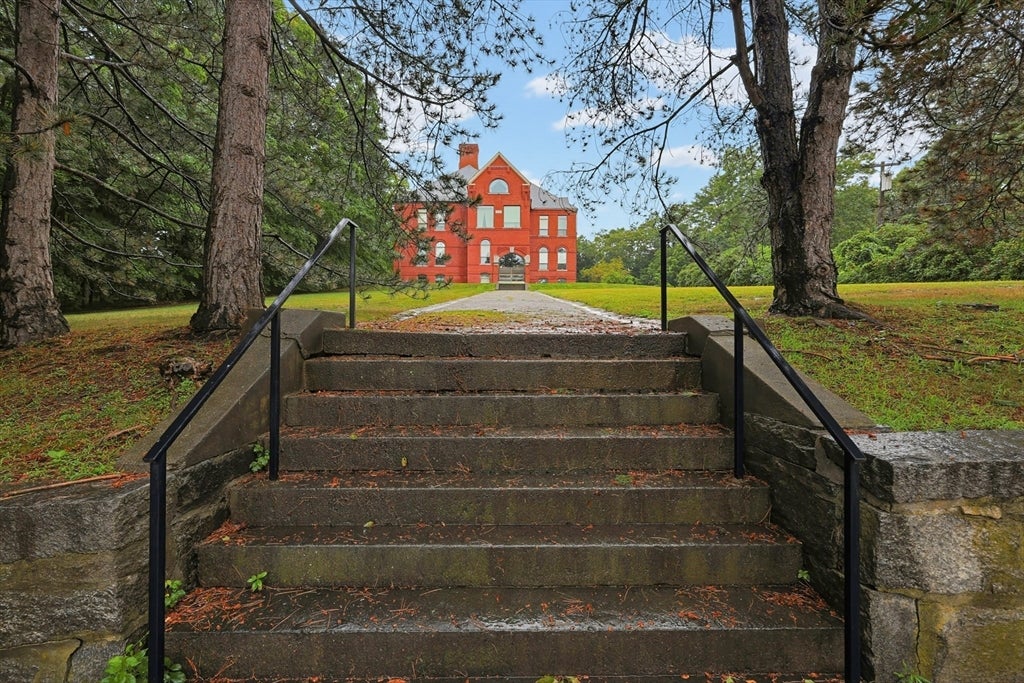 149 Andover St 8