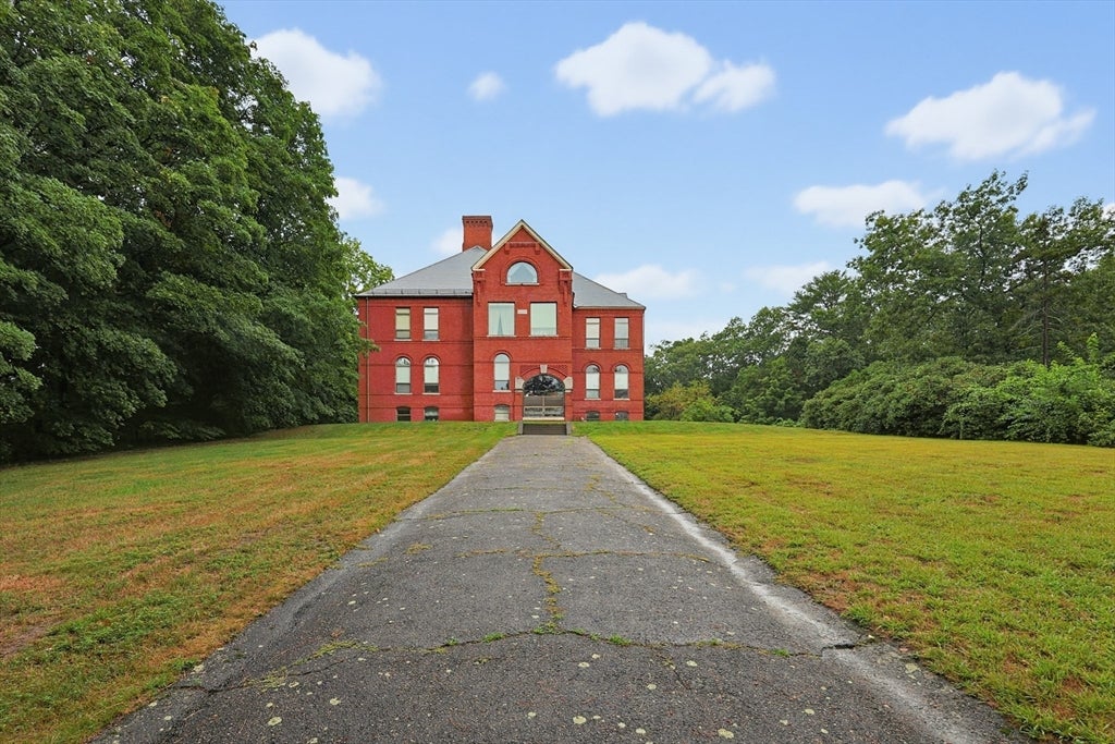 149 Andover St 8