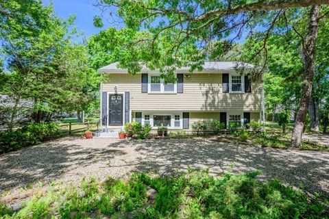 Photo of 19 Maine Avenue, Yarmouth, MA 02673 (MLS # 73534854)