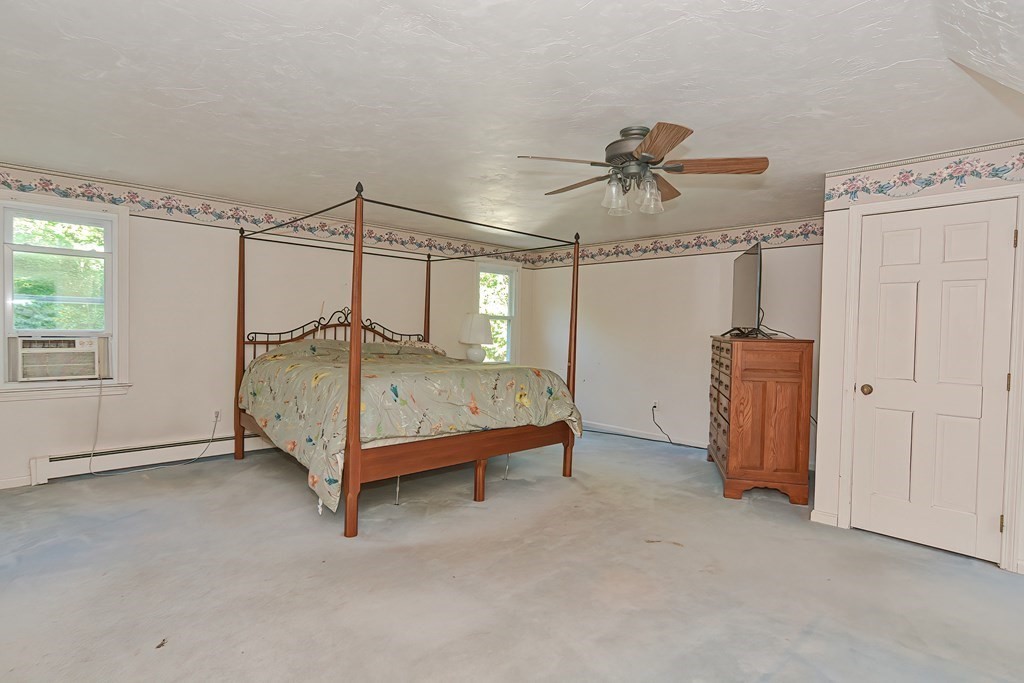 Wrentham, Massachusetts 02093, United States, 4 Bedrooms Bedrooms, ,3 BathroomsBathrooms,Residential,Active,242513