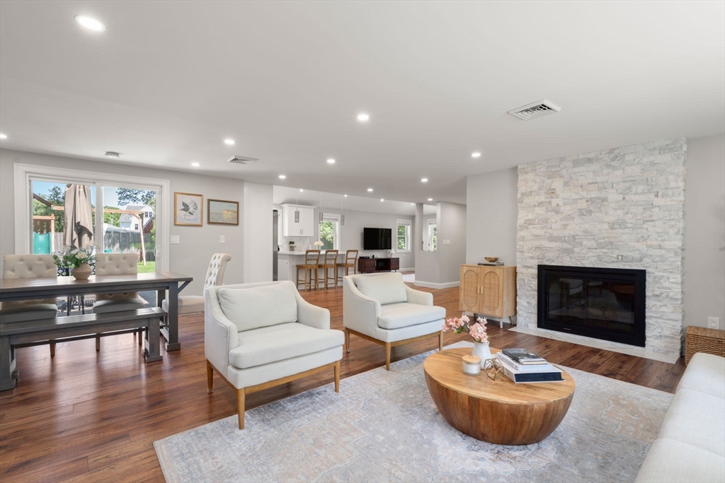 10 Brookdale Rd