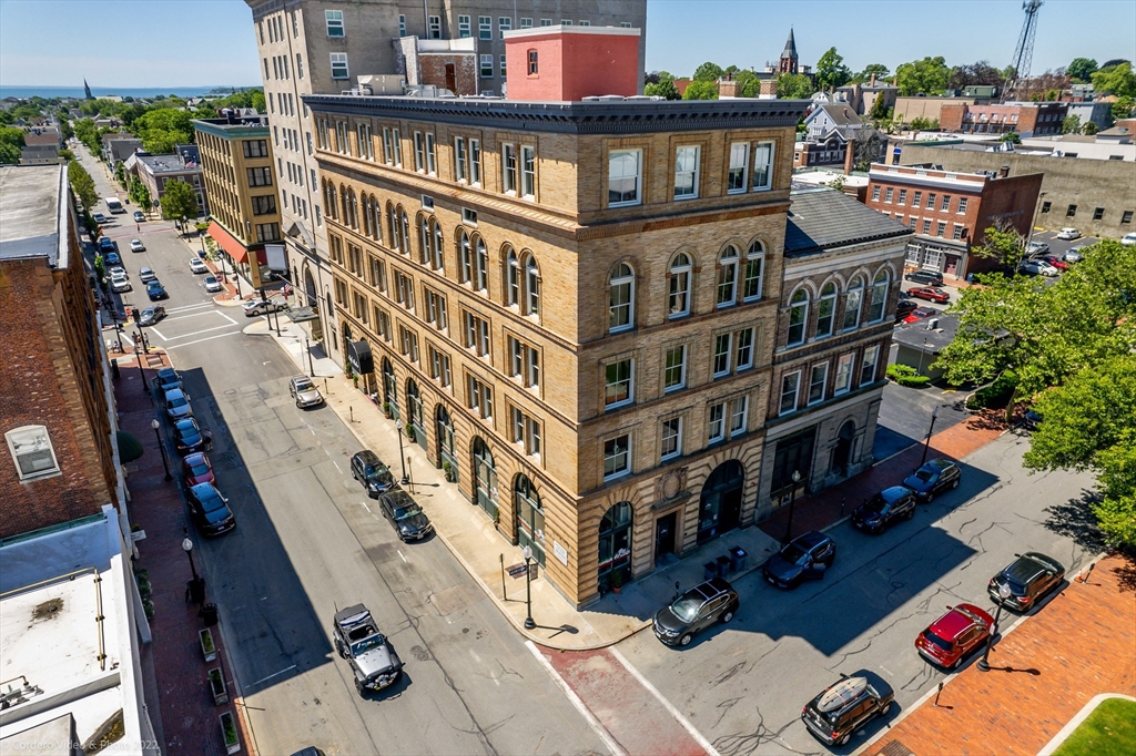 555 Pleasant St