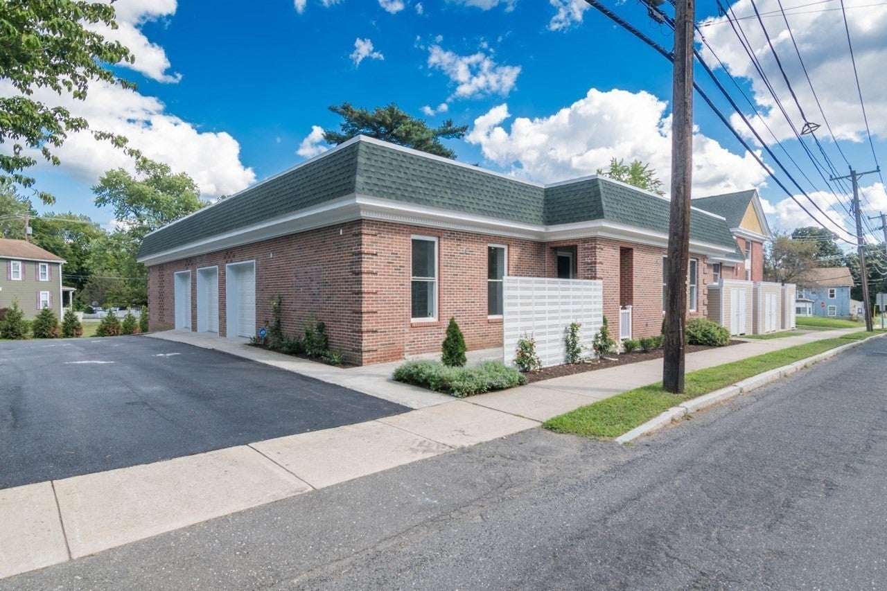 27 Bardwell St #5, South Hadley, MA Photo #3