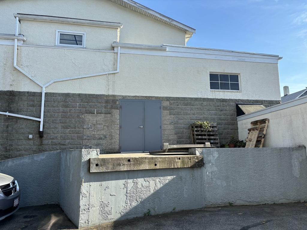786 Plymouth Ave