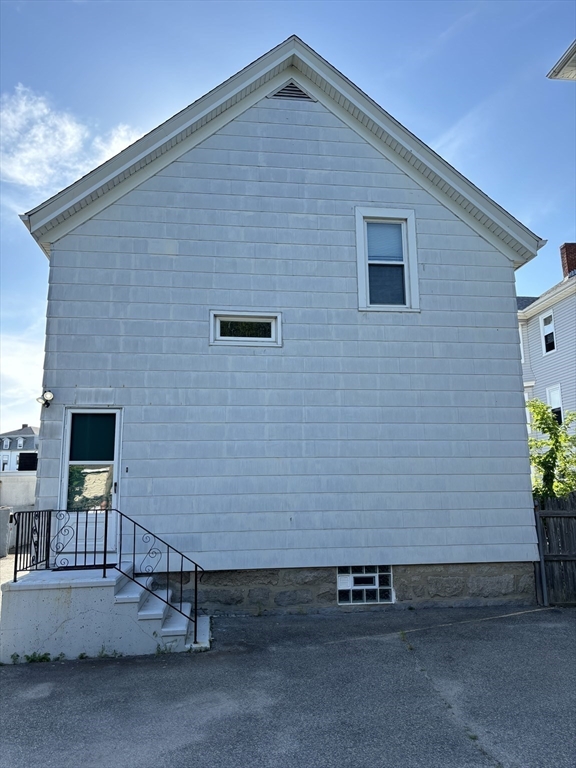 786 Plymouth Ave