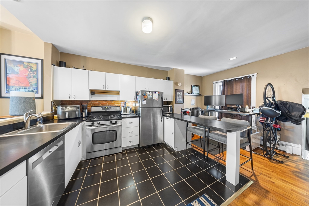 397 Main St 4