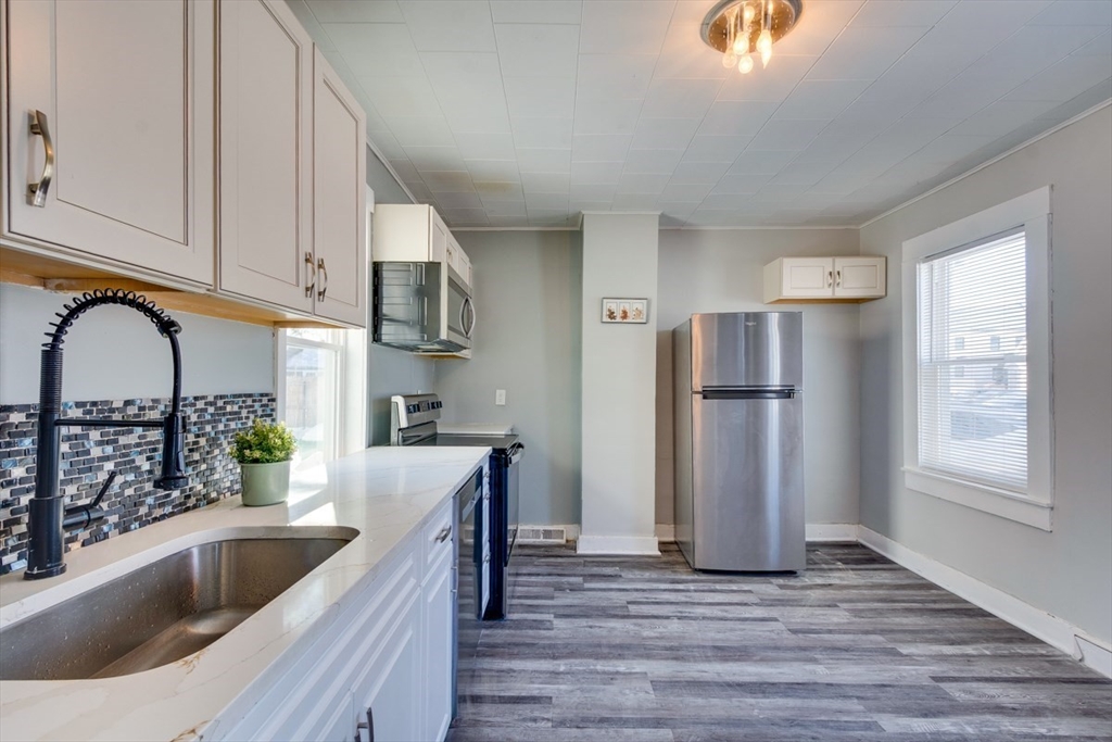 96 Pleasant Street 96