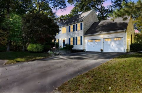 27 Killarney Way Attleboro MA 02703