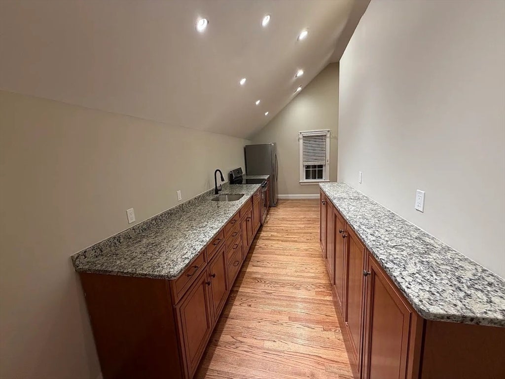 225 Main Street 2