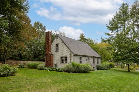Photo of 7 Bayberry Ln, Mattapoisett, MA 02739 (MLS # 73585026)