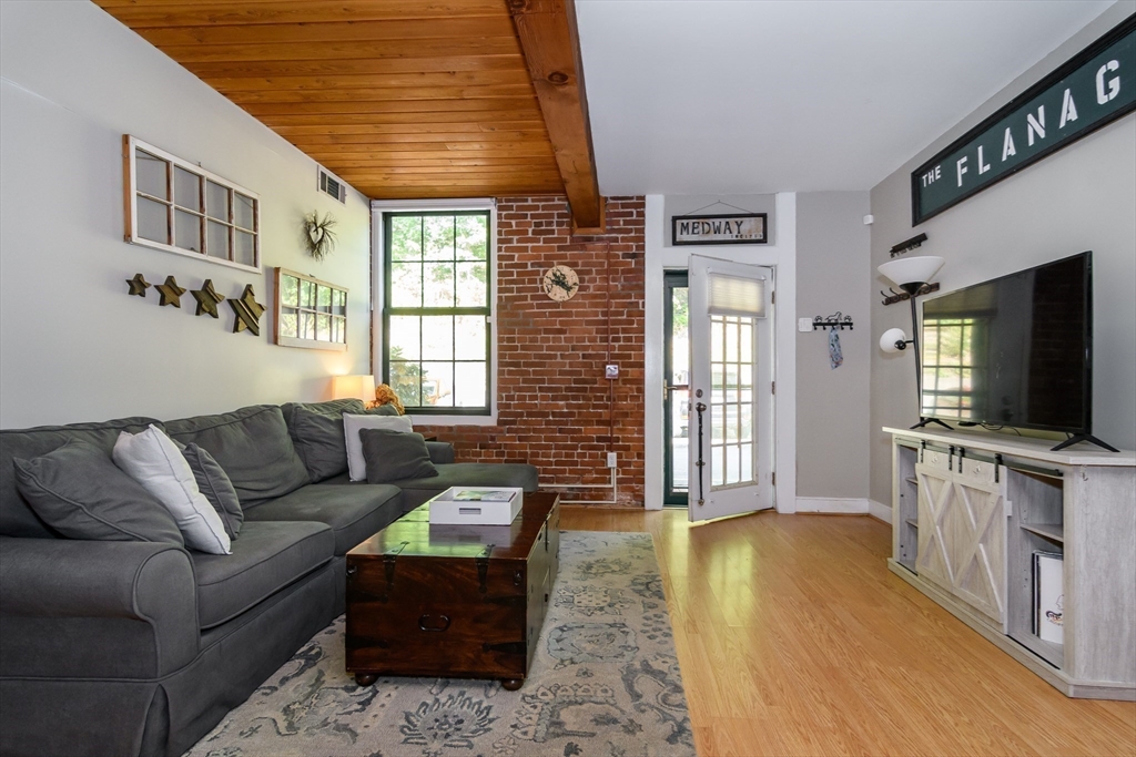 14 Sanford St 56