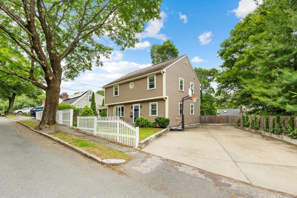 11 Williams St
