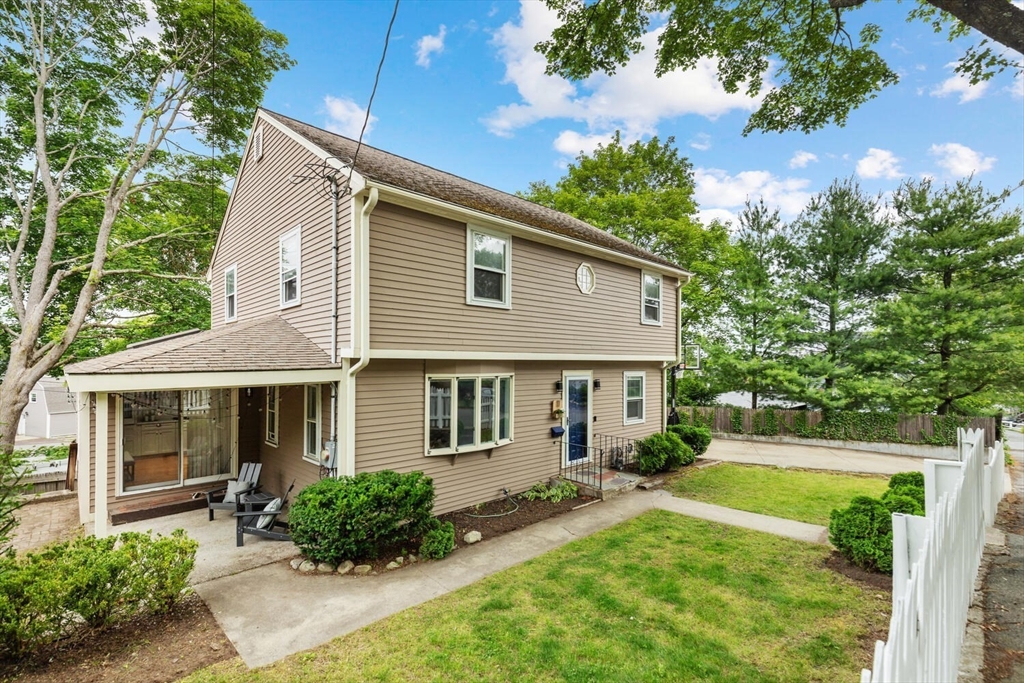 11 Williams St