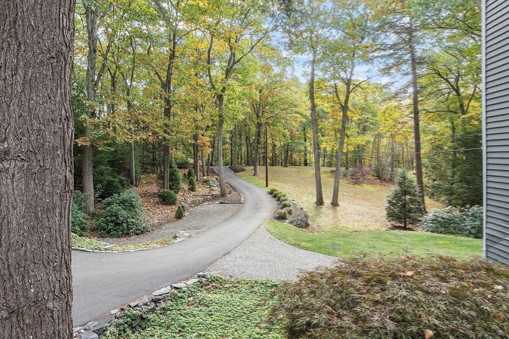26 Fort Pond Road