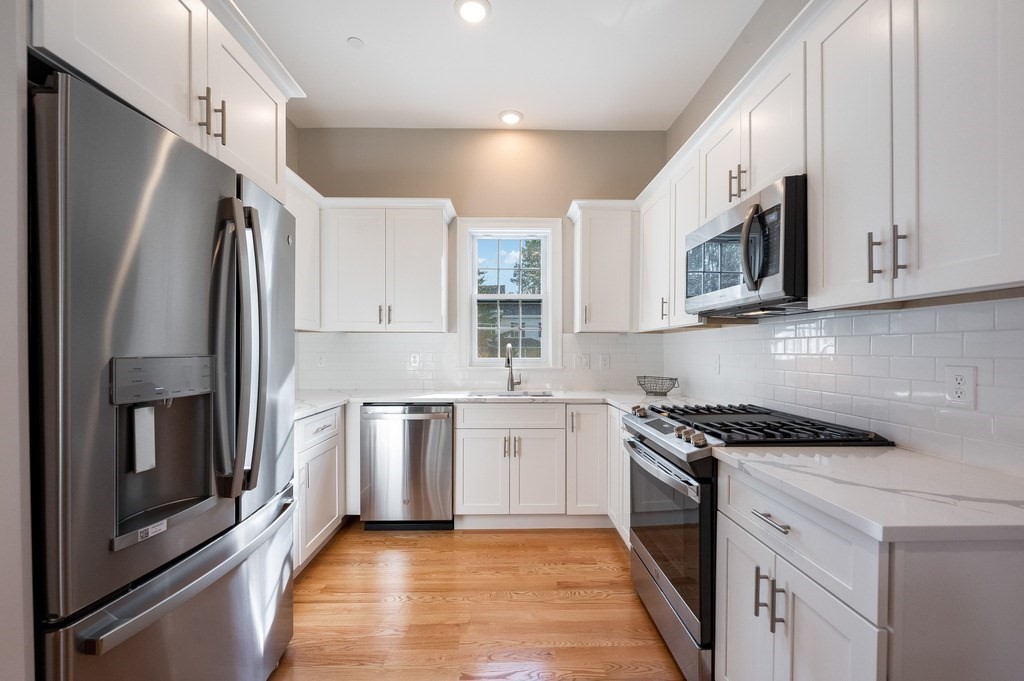 Photo 6 of 24 of 25 Conant St 1 condo
