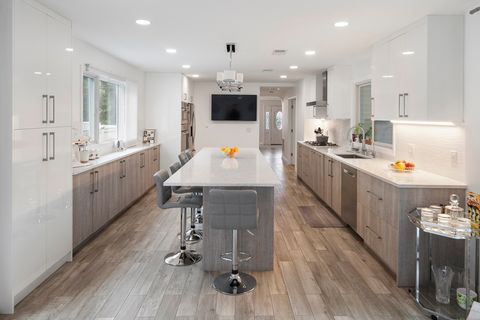 581 California St Newton MA 02460