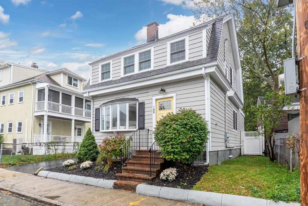 108 Warren St