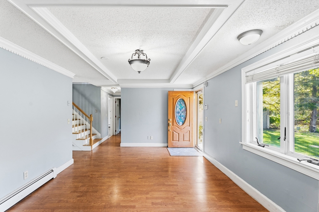 9 E Harbor Cir